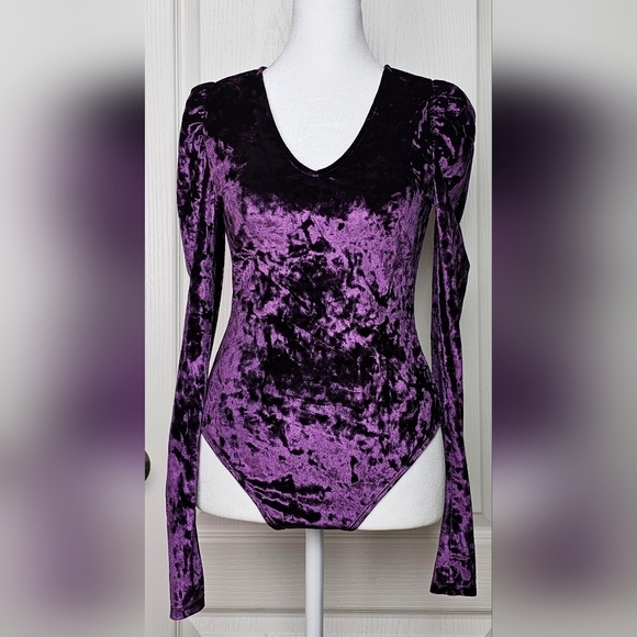 And Now This Womens Puff-Shoulder Crushed Velvet V-neck Thong Bodysuit PURPLE XS - Picture 1 of 8